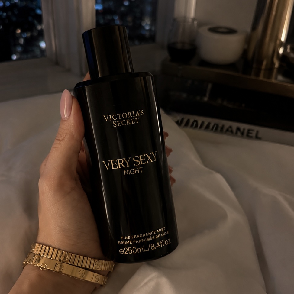 BEF2281C-5E6C-4BD2-A0F2-1B7EA06C5B7A بادی میست پرفیومی ویکتوریا سیکرت very sexy night - Image 1
